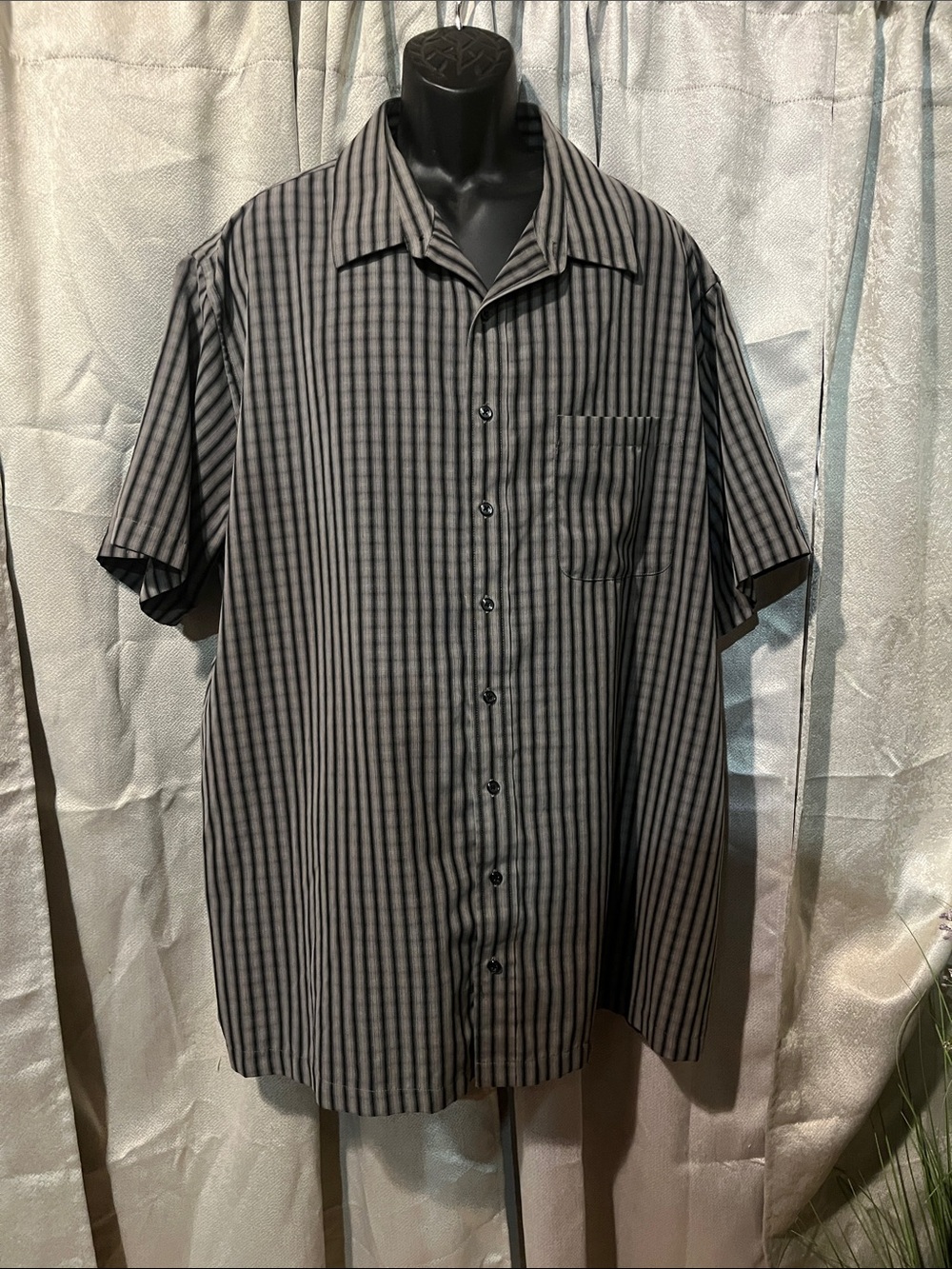 croft & barrow Black and Gray Striped Short Sleeve Button-Down Shirt